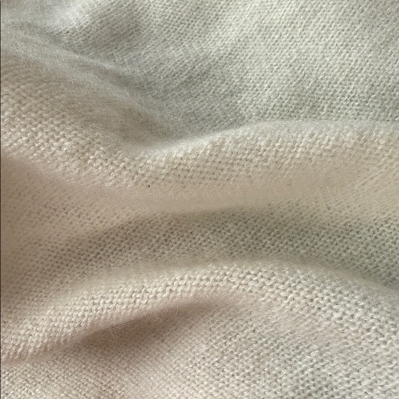Zara Cream Cashmere Triangle Scarf New! - Picture 6 of 7